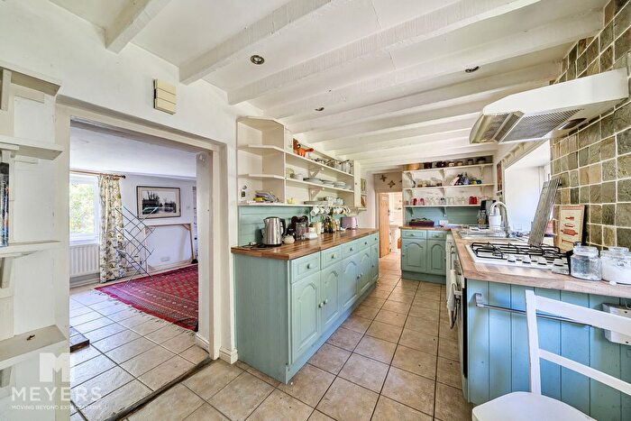 4 Bedroom Detached House For Sale In Wetherby Close, Broadstone, BH18