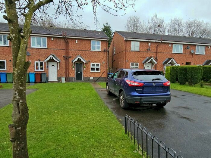 3 Bedroom Semi-Detached House To Rent In Chalford Road Newall Green Manchester, M23