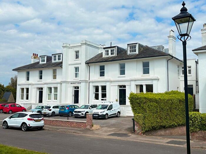 1 Bedroom Apartment For Sale In Bramley House, Crescent Road, Alverstoke, Gosport., PO12