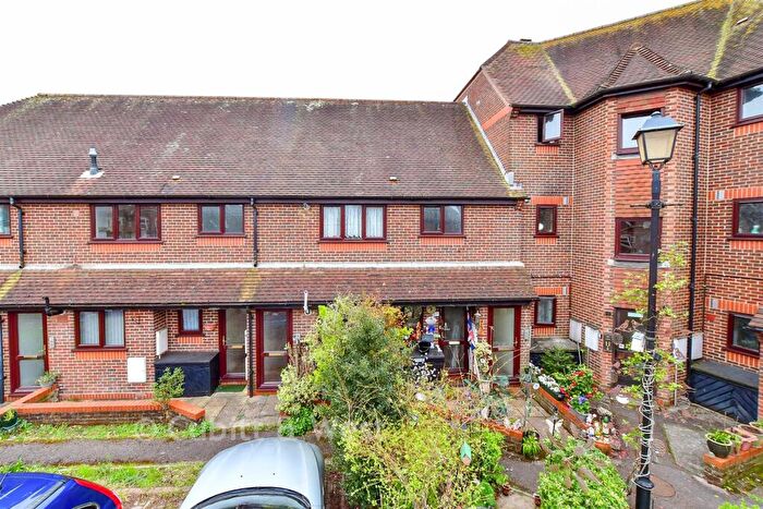 1 Bedroom Maisonette For Sale In West Street, Havant, Hampshire, PO9