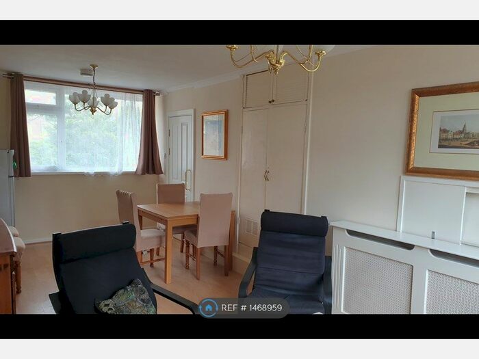 5 Bedroom Flat To Rent In Lorrimore Square, London, SE17