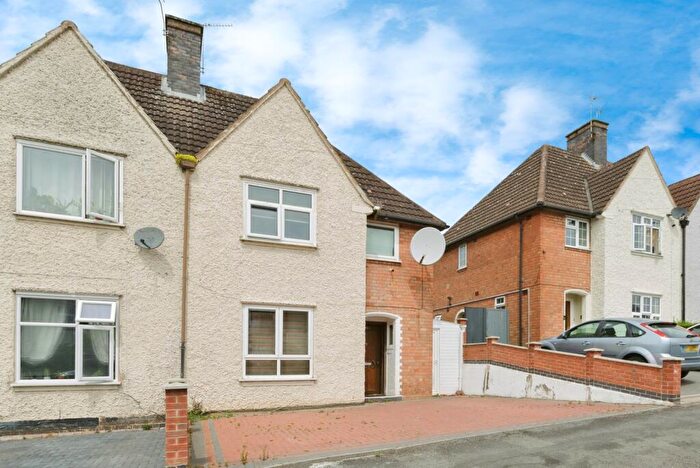 4 Bedroom Semi-Detached House For Sale In Redmarle Road, Leicester, Leicestershire, LE3