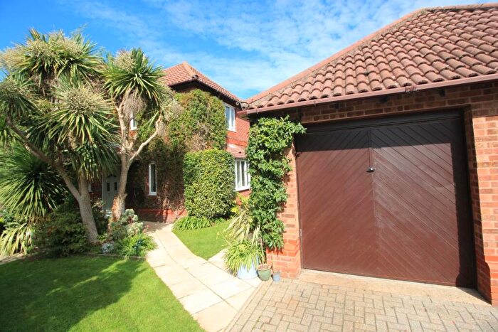 4 Bedroom Detached House For Sale In Barton Drive, Hamble, SO31