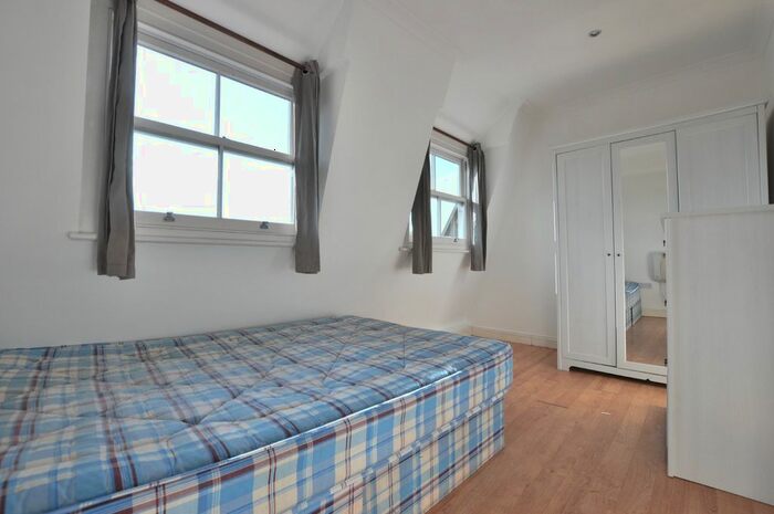3 Bedroom Flat To Rent In Kingsland Road, London, E2
