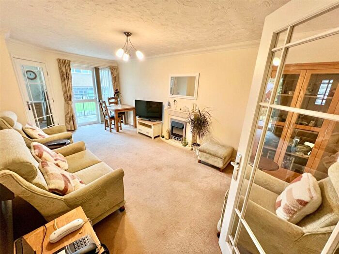 1 Bedroom Apartment For Sale In Vale Road, Stourport-on-Severn, Worcestershire, DY13