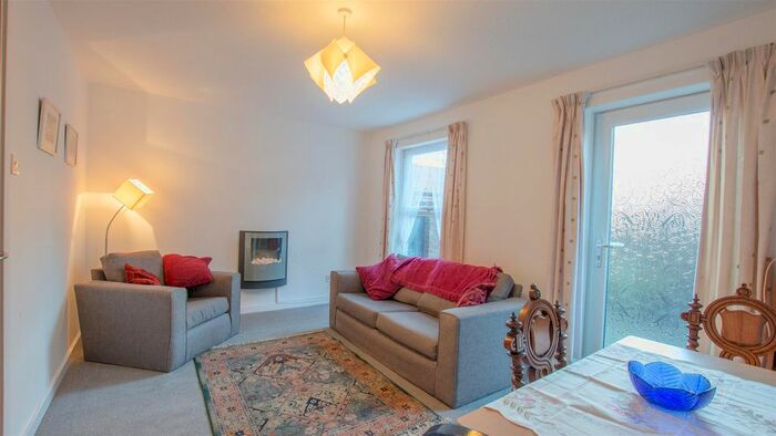 2 Bedroom Town House To Rent In Aldwark, City Centre, YO1