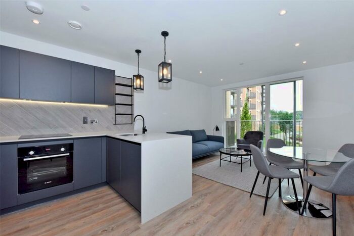 2 Bedroom Apartment To Rent In Artesian House, Memorial Avenue, Slough, SL1