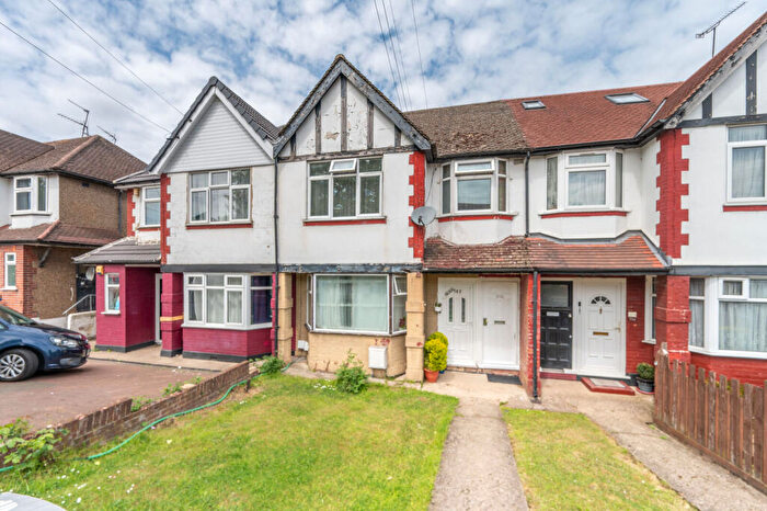 2 Bedroom Flat For Sale In Tanfield Avenue, Neasden, London, NW2