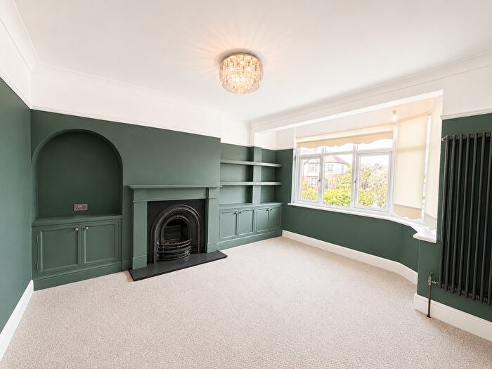 3 Bedroom Semi Detached House To Rent In Havering Road, Romford, RM1
