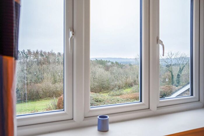 4 Bedroom Detached House For Sale In Midhurst Road, Haslemere, GU27
