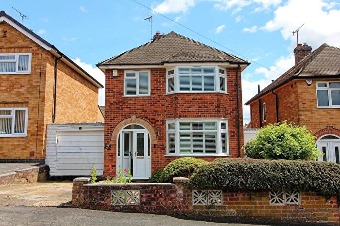 3 Bedroom Detached House For Sale In Bourton Crescent, Oadby, LE2