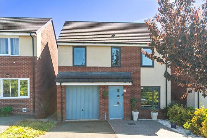 3 Bedroom Detached House For Sale In Avoncliffe Close, Rochdale, Greater Manchester, OL11