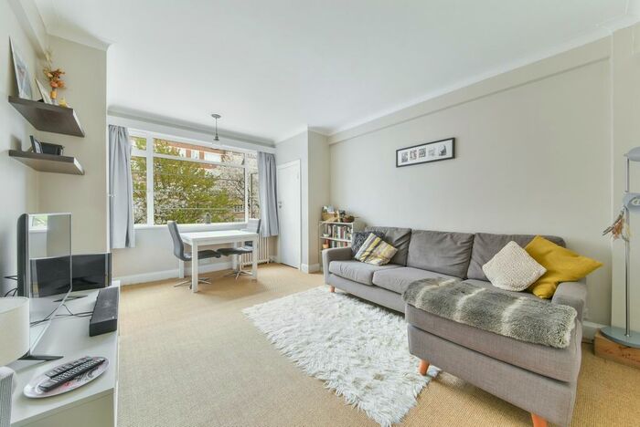 1 Bedroom Flat To Rent In Du Cane Court, Balham High Road, London, SW17