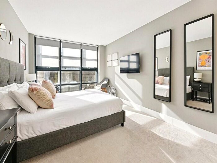 1 Bedroom Flat For Sale In Cable Street, Manchester, M4