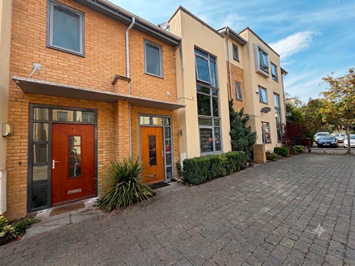 3 Bedroom House To Rent In Felstar Walk, Ashland, MK6