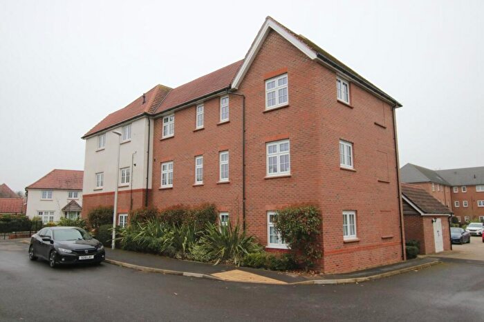 2 Bedroom Apartment For Sale In Austen Grove, Arborfield Green, Reading, RG2