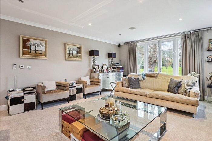 5 Bedroom Detached House For Sale In Burwood Road, Walton-On-Thames, KT12