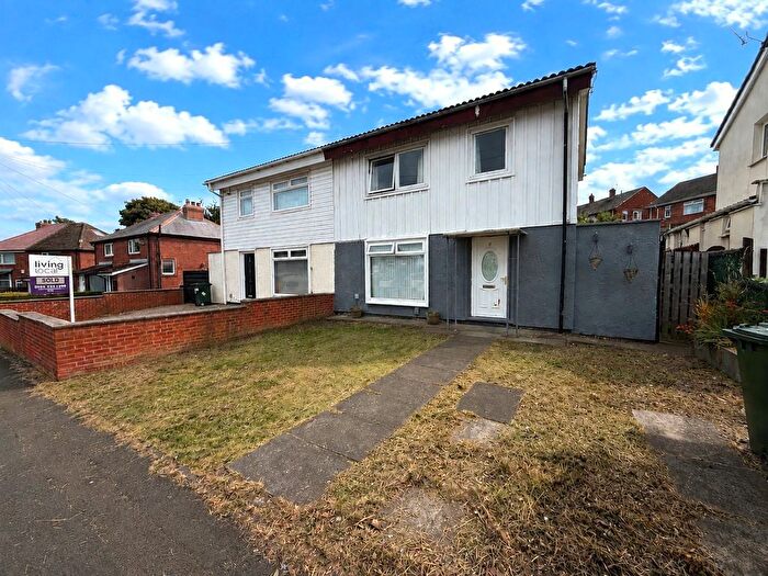 3 Bedroom Semi-Detached House For Sale In Jobling Avenue, Winlaton, NE21