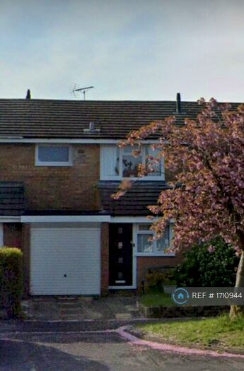 3 Bedroom Terraced House To Rent In St. Pauls Gate, Wokingham, RG41