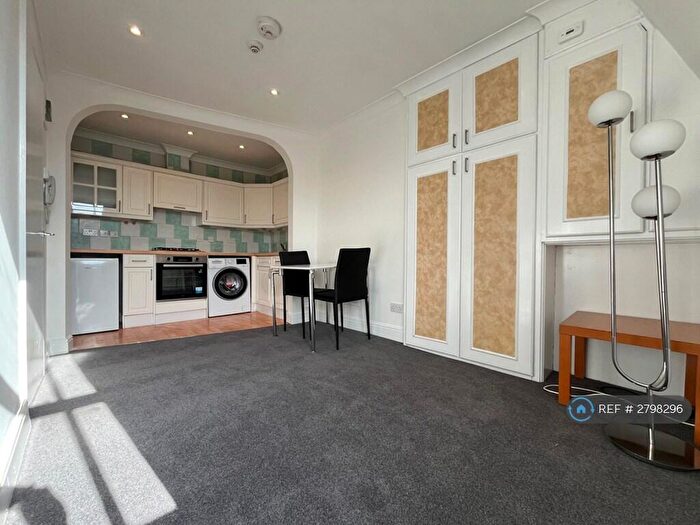 1 Bedroom Flat To Rent In Howitt Road, London, NW3