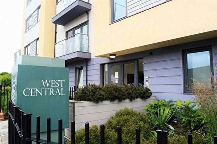 1 Bedroom Flat To Rent In Stoke Road, Slough, SL2