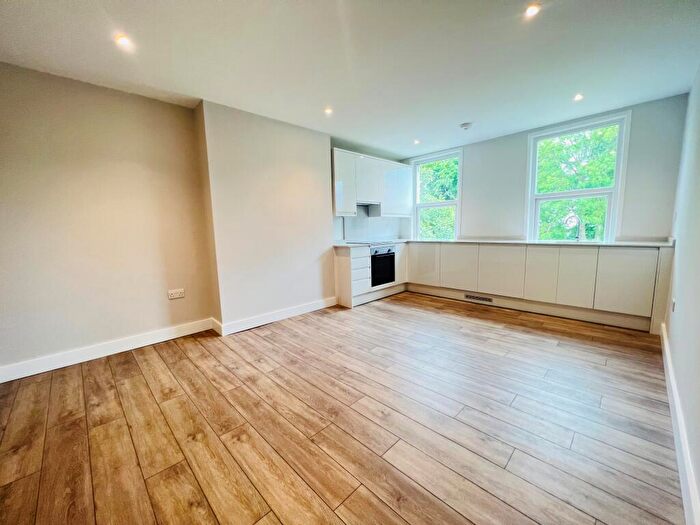 2 Bedroom Apartment To Rent In Birdhurst Road, South Croydon, CR2