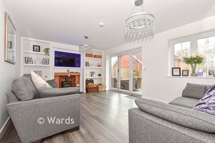 4 Bedroom Detached House For Sale In Beacon Avenue, Kings Hill, West Malling, Kent, ME19