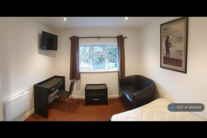 Studio To Rent In Dunmore, Guildford, GU2