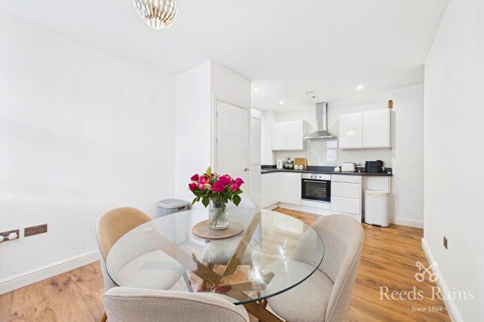 2 Bedroom Apartment For Sale In Dorchester Apartments, Stockport, Cheshire, SK1