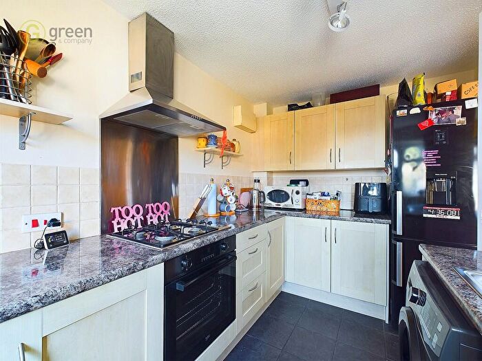 3 Bedroom End Of Terrace House For Sale In Kirkwood Avenue, Erdington, B23