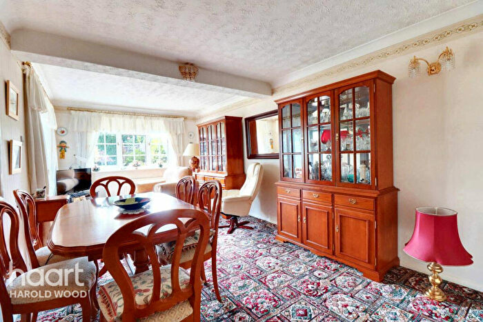 4 Bedroom Detached House For Sale In Tindall Close, Harold Wood, RM3