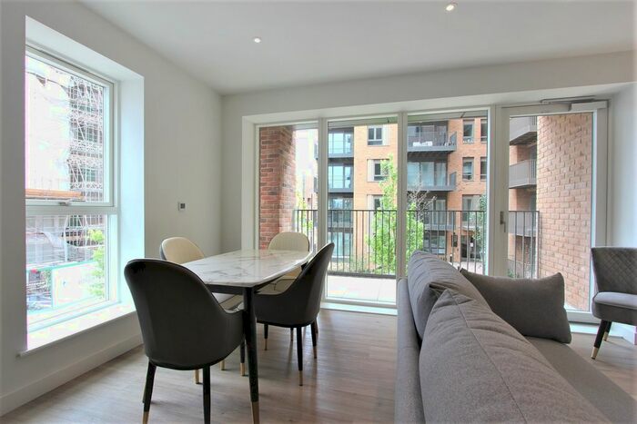 2 Bedroom Flat To Rent In Blenheim Mansions, Mary Neuner Road, London, N8