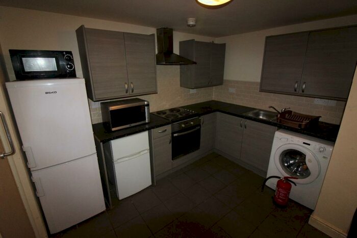 3 Bedroom Apartment To Rent In Moorlane, Flat, Preston, Lancashire, PR1