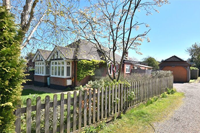 2 Bedroom Bungalow For Sale In Chipstead Lane, Sevenoaks, Kent, TN13