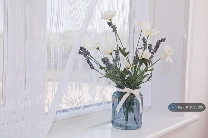 3 Bedroom Flat To Rent In Princes Court, Bournemouth, BH1