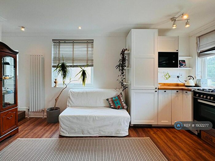 1 Bedroom Flat To Rent In Wickham Road, Croydon, CR0