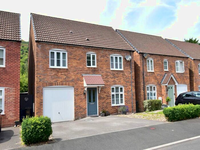 4 Bedroom Property To Rent In Ffordd Y Glowyr, Godrergraig, Swansea, SA9