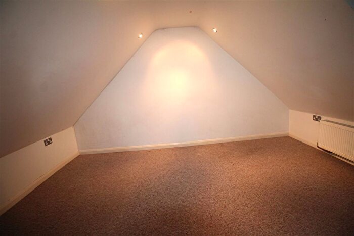 1 Bedroom Detached Bungalow To Rent In Wykeham Road, Worthing, West Sussex, BN11