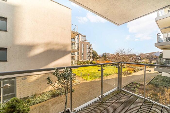 1 Bedroom Flat For Sale In Ealing Road, Brentford, TW8