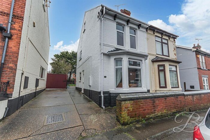 3 Bedroom Semi Detached House For Sale In Crocus Street, Kirkby-In-Ashfield, Nottingham, NG17