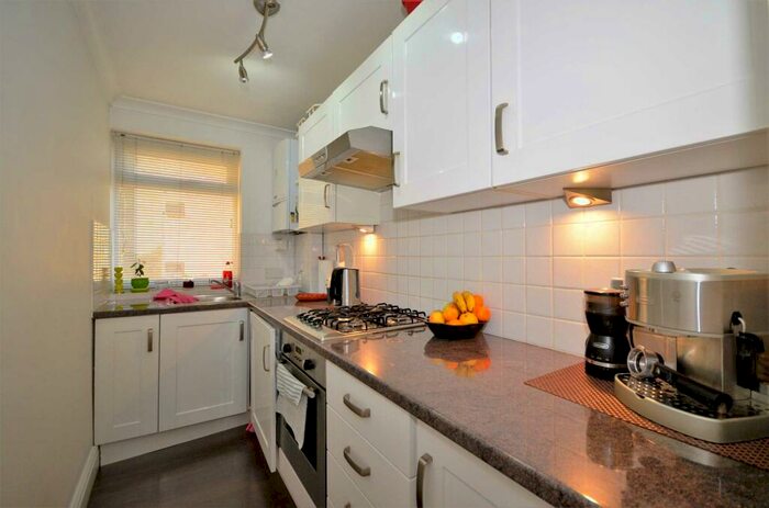 1 Bedroom Apartment To Rent In Southview, Oakleigh Road South, London, N11