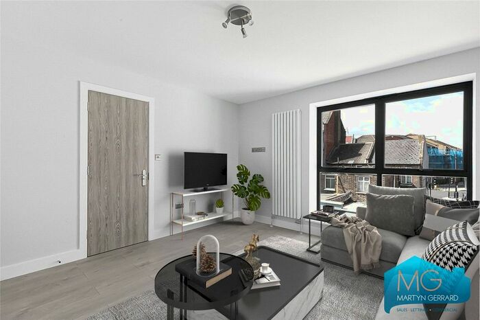 2 Bedroom Flat To Rent In High Road, London, NW10
