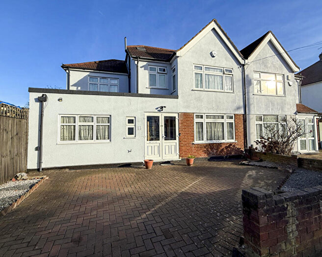 6 Bedroom Semi Detached House For Sale In Windermere Avenue, Wembley, HA9