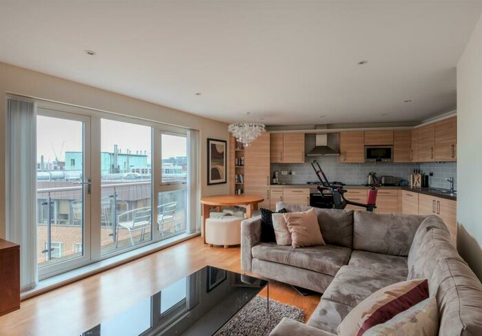 2 Bedroom Apartment To Rent In B Clerkenwell Road, London, EC1M