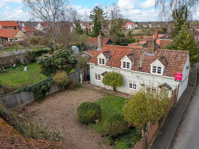 2 Bedroom Detached House For Sale In New Street, Chippenham, CB7