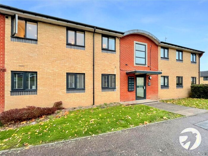 2 Bedroom Flat To Rent In Frognal Place, Sidcup, DA14