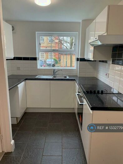 2 Bedroom Flat To Rent In Maynard Court, Enfield, EN3