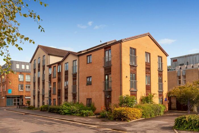 2 Bedroom Flat To Rent In Albion Place, Oxford, OX1