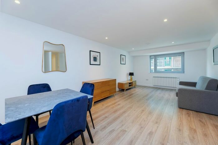 2 Bedroom Flat To Rent In New Compton Street, London, WC2H