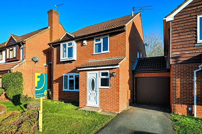 3 Bedroom Detached House To Rent In Palmerston Avenue, Langley, Slough, SL3